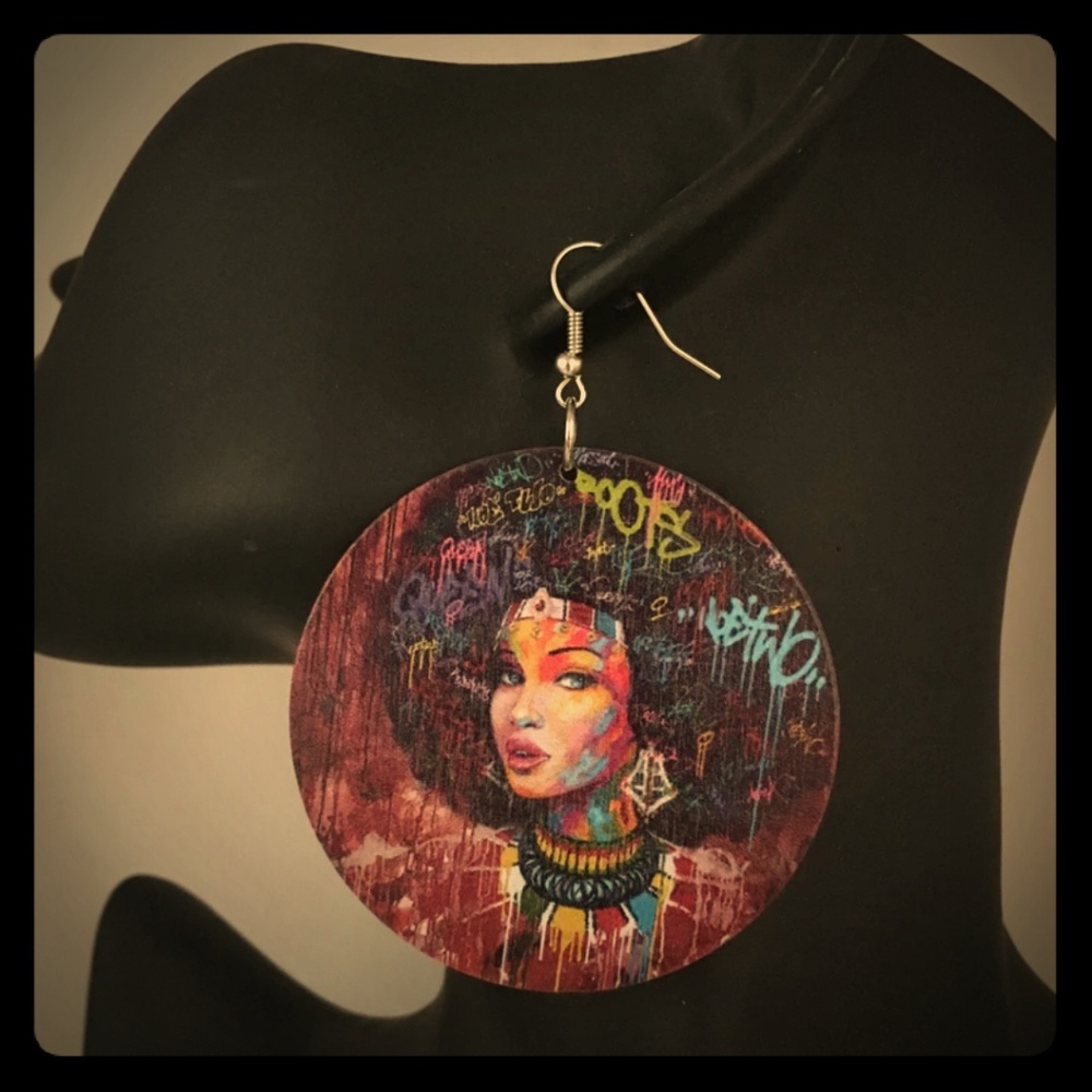 Round Wooden Graffiti Earrings Woman With Afro
